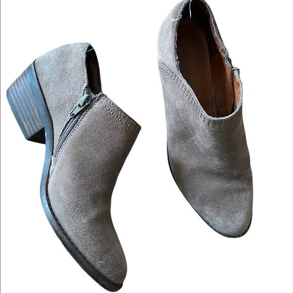 Lucky
Brand | Tan Suede Ankle Boots Booties | 7.5 - Picture 4 of 7